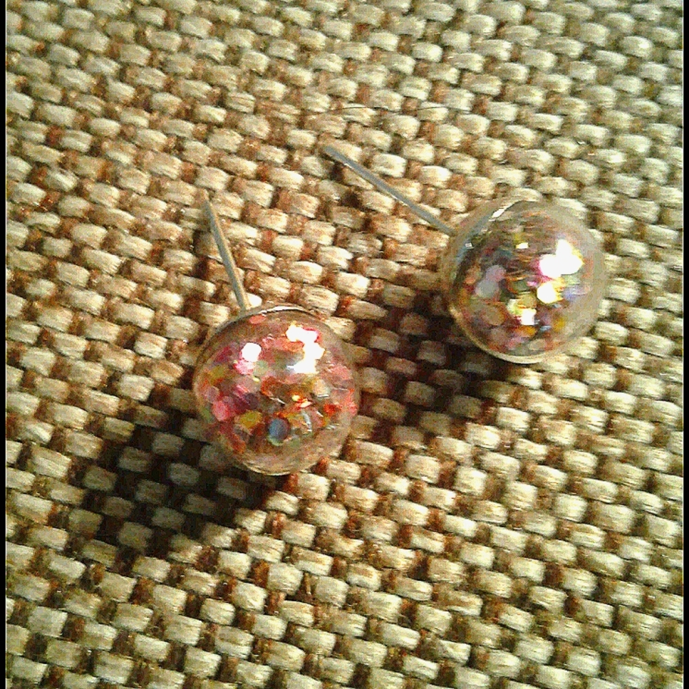 Earings - Picture 2 of 2